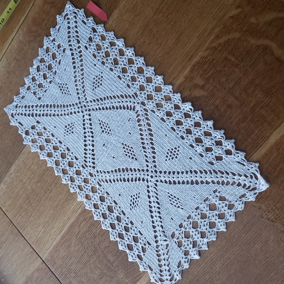 Handmade doili table decor 4 - Picture 3 of 4